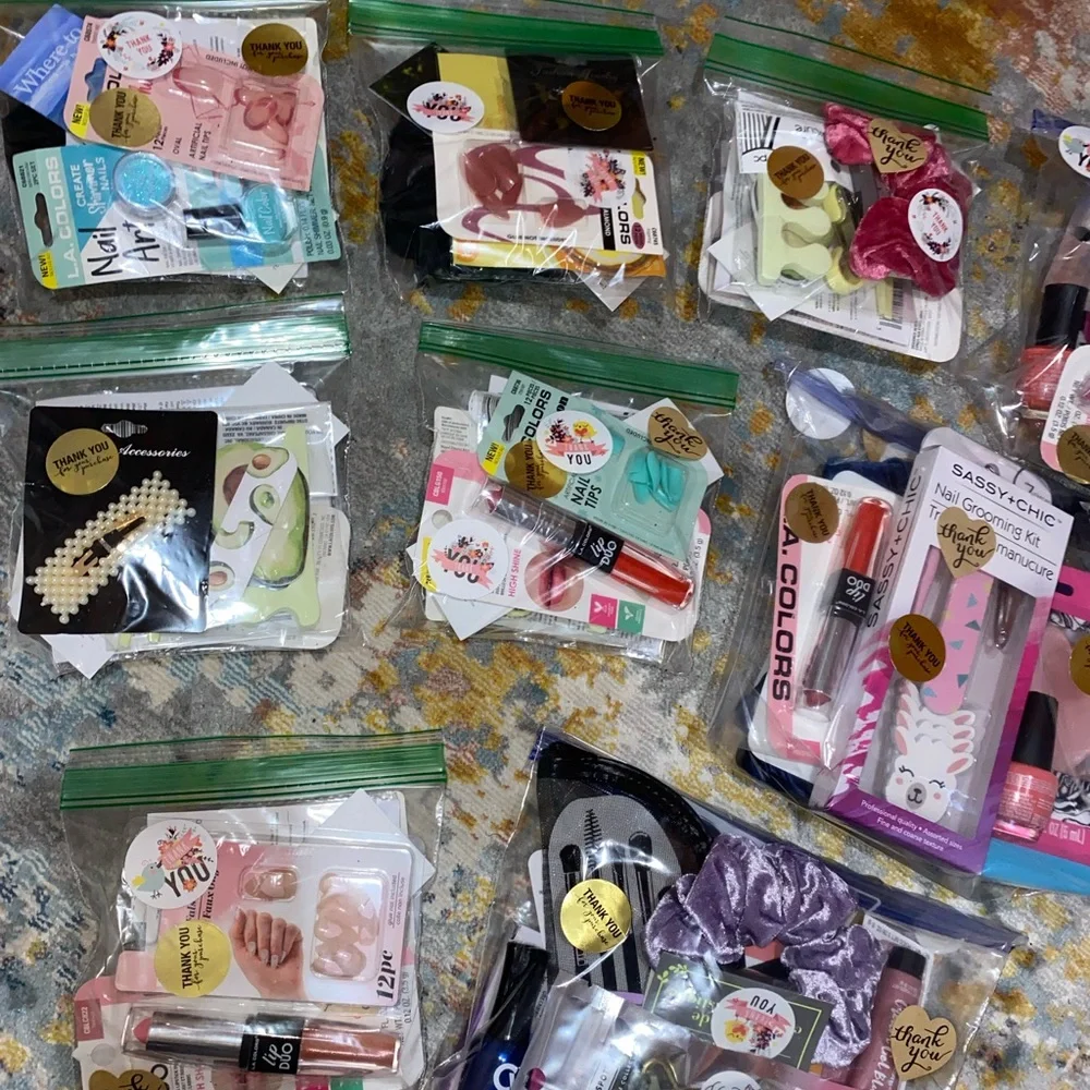 FREE GIFTS WITH PURCHASE 🎁 - Picture 11 of 12